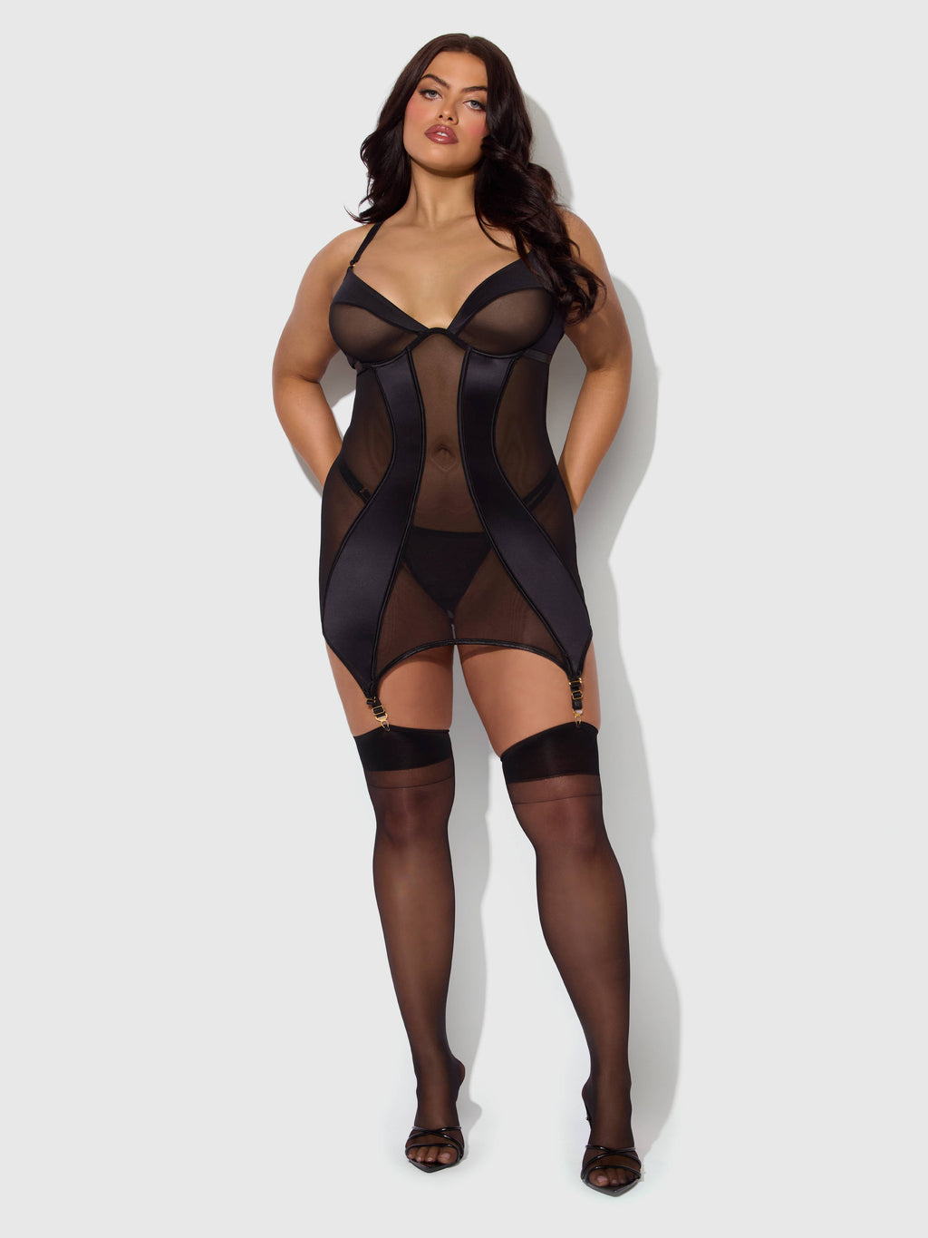 House of Desire - Raquel - Nuisette noire satinée et résille + string assorti
