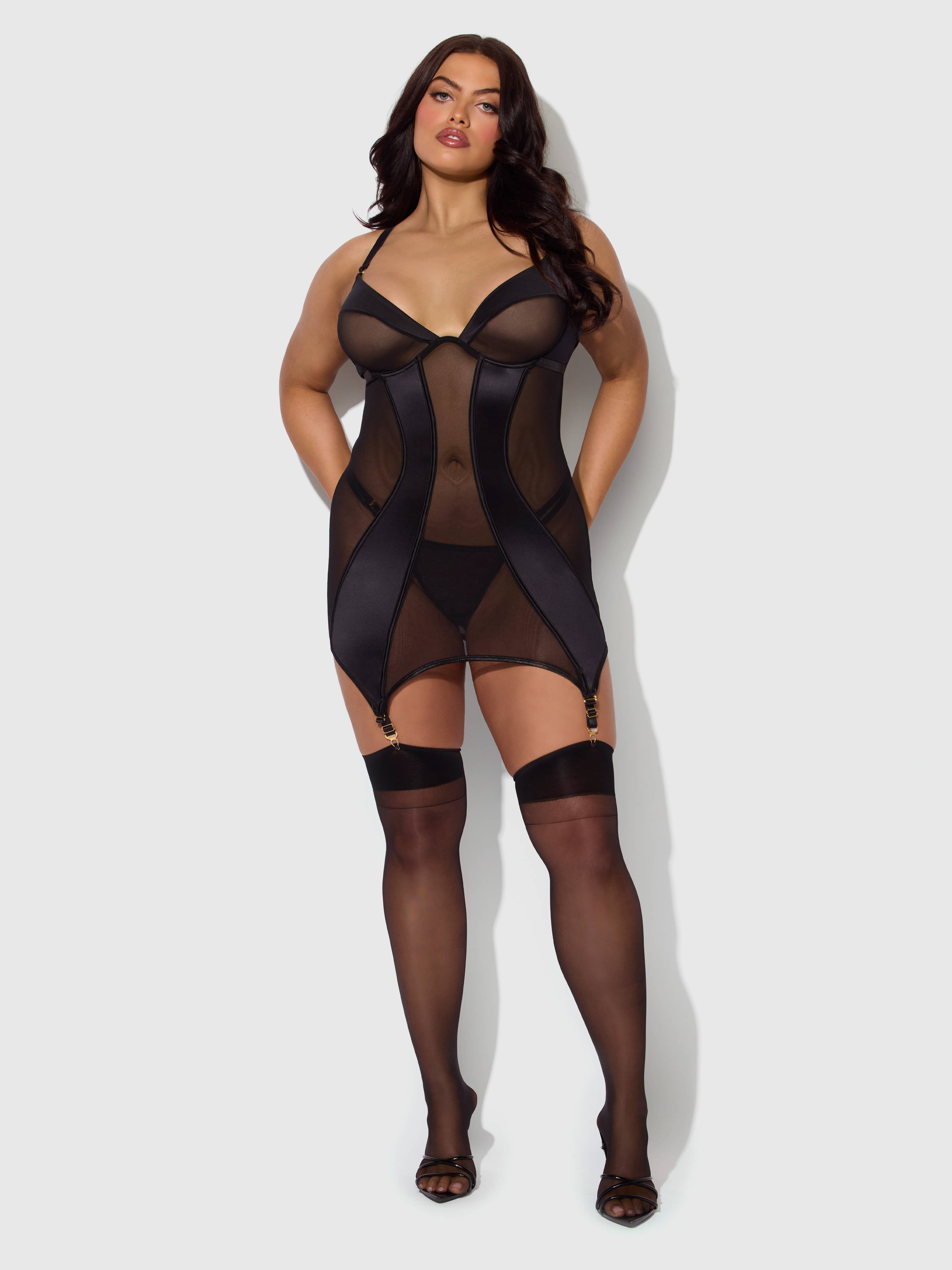 House of Desire - Raquel - Nuisette noire satinée et résille + string assorti